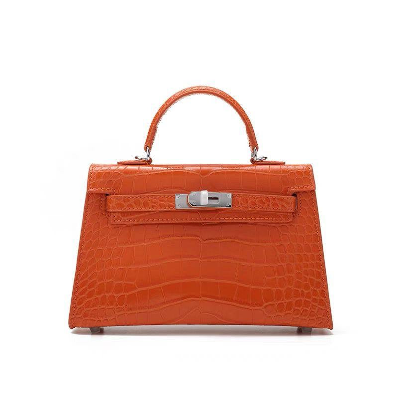 Hermes
KL-22 with box 
95 dhs🪙💕

KL-25 with box
 115 dhs🪙💕 

Zain136
♥️♥️♥️
