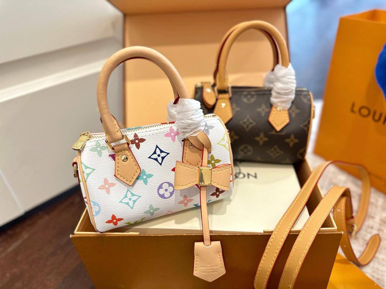 LV
20 cm

With box
🎁🎁🎁

75 dhs🇦🇪

Zain17
♥️♥️♥️