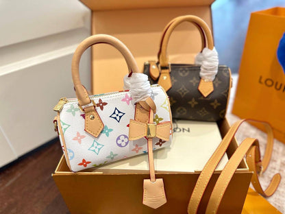 LV
20 cm

With box
🎁🎁🎁

75 dhs🇦🇪

Zain17
♥️♥️♥️