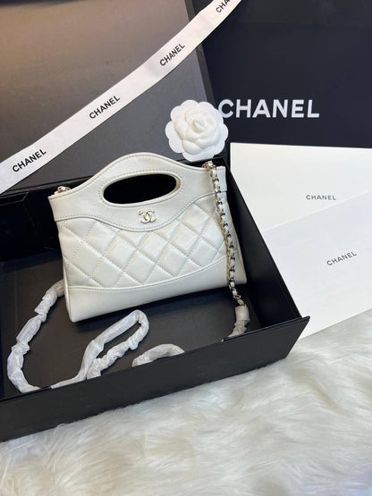 CHANEL 💕💕✨
Super master quality 🔥🔥
Available ✨💕💕
With full packing 📦🎀
For Price 👇 WTSP Text Zain 0568585901

Zain252
♥️♥️♥️