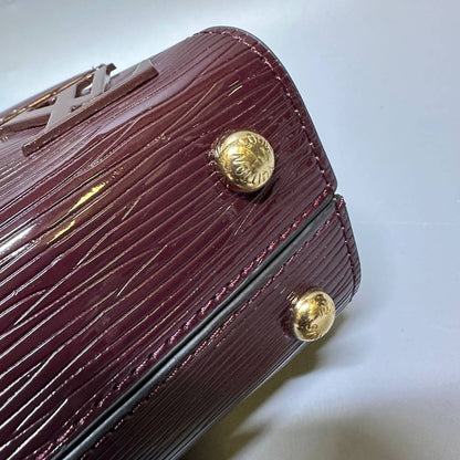 LV
NEW CAME GOOD QUALITY 
105 dhs🇦🇪
SIZE: 20cm

Zain39
♥️♥️♥️