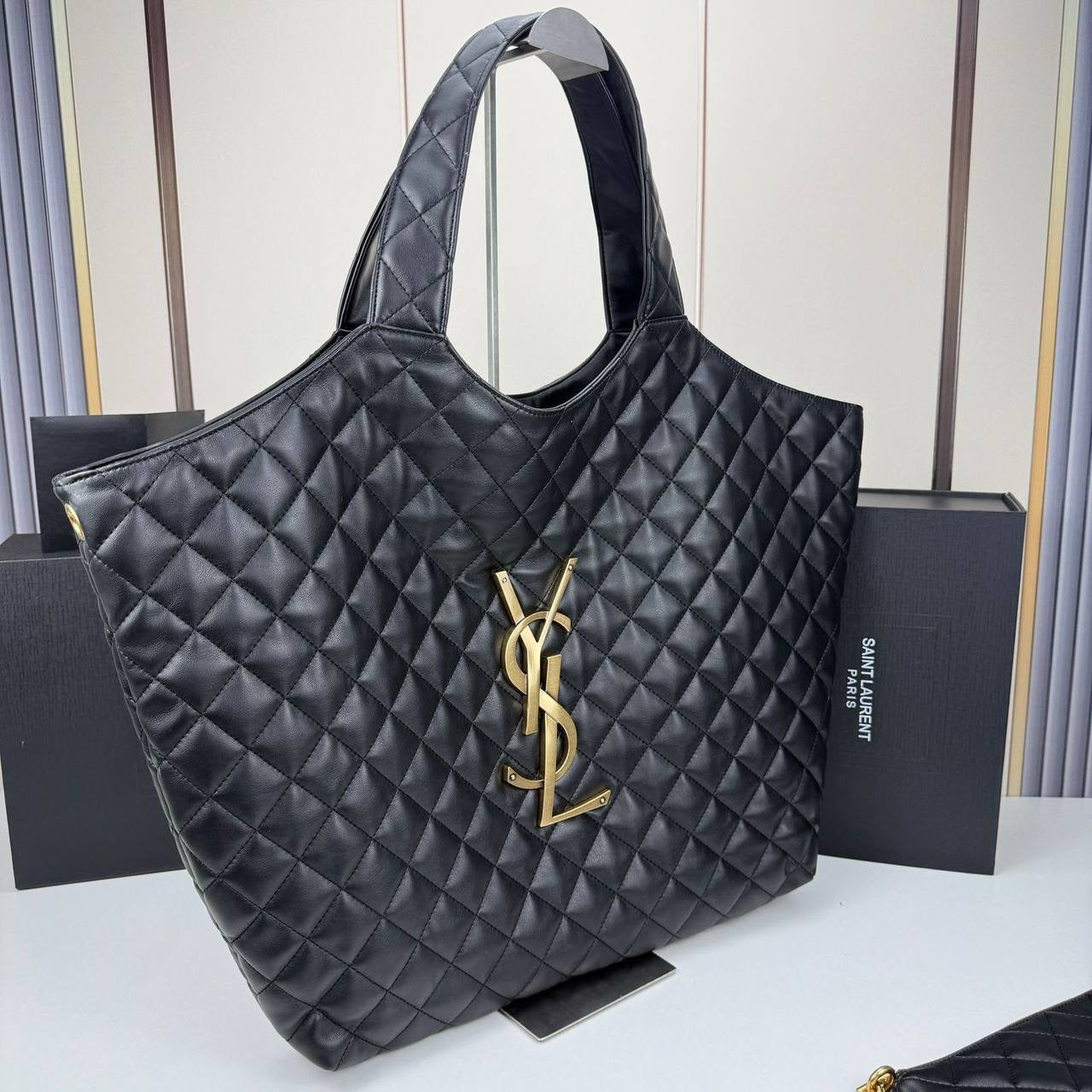 YSL

GOOD QUALITY 

100 dhs🇦🇪

Zain39
♥️♥️♥️