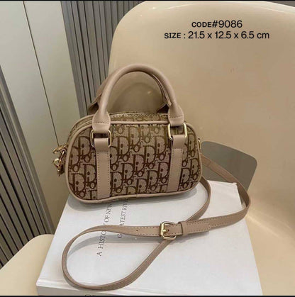 Dior
ʙᴏᴡʟɪɴɢ ᴛᴏᴘ ʜᴀɴᴅʙᴀɢ
ᴄʟᴀssɪᴄ DD ᴄᴀɴᴠᴀss ᴍᴀᴛᴇʀɪᴀʟ
ᴡɪᴛʜ ʟᴏɴɢ ʙᴇʟᴛ sᴛʀᴀᴘ
sɪᴢᴇ : 21.5cm
ᴡɪᴛʜ BOX
🎁🎁🎁

70 dhs🪙

Zain31
♥️♥️♥️