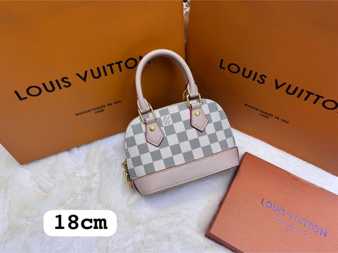 LV
ᴡɪᴛʜ ʟᴏɴɢ sᴛʀᴀᴘ

ᴡɪᴛʜʙᴏx
🎁🎁🎁

ʟᴇᴀᴛʜᴇʀ
sɪᴢᴇ:18ᴄᴍ
90 dhs🇦🇪

Zain56
♥️♥️♥️