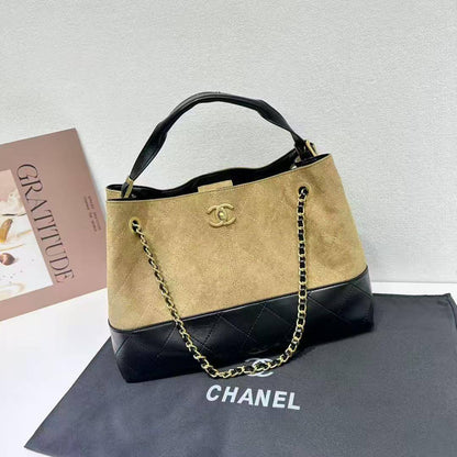 CHANEL 

NEW CAME 

GOOD QUALITY 

110 dhs🇦🇪

Zain39
♥️♥️♥️