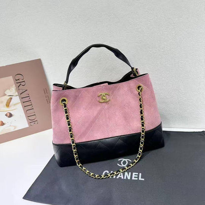 CHANEL 

NEW CAME 

GOOD QUALITY 

110 dhs🇦🇪

Zain39
♥️♥️♥️