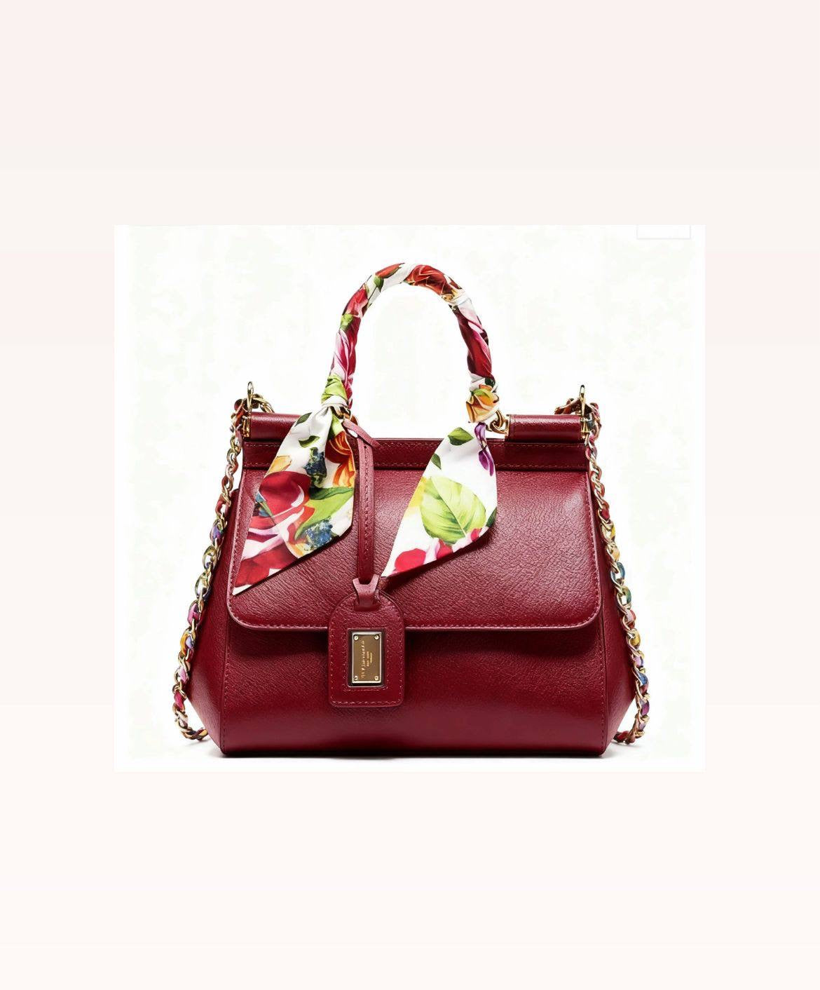 D&G 
110 dhs🇦🇪
with box
🎁🎁🎁

size 25cm

Zain26
♥️♥️♥️