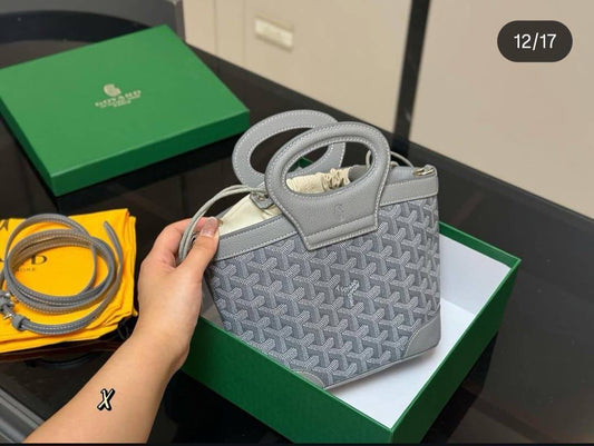 GOYARD Master 
18CM 

250 dhs🇦🇪

WITH BOX 
🎁🎁🎁

Zain131
♥️♥️♥️
