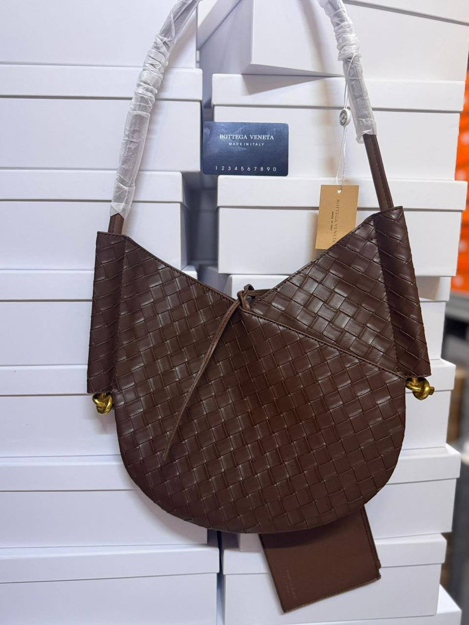 Offer YSL / MK / Hermes
Bottega
Size : 36 ~ 23  cm

70 dhs🇦🇪

with box🎁

Zain115
♥️♥️♥️♥️