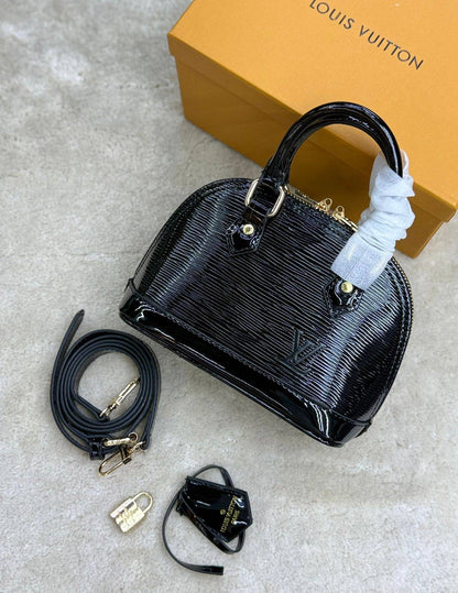 LV ALMA MINI 🔥
GOOD QUALITY 💯
100 dhs🇦🇪

WITH BOX 
🎁🎁🎁

Zain28
♥️♥️♥️