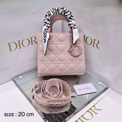 Dior
ᴍᴀᴛᴛᴇ ʟᴇᴀᴛʜᴇʀ ᴍᴀᴛᴇʀɪᴀʟ
ᴡɪᴛʜ ᴛᴡɪʟʟʏ ɪɴᴄʟᴜᴅᴇ
sɪᴢᴇ: 20 cm

ᴡɪᴛʜ BOX
🎁🎁🎁

95 dhs🇦🇪

Zain31
♥️♥️♥️