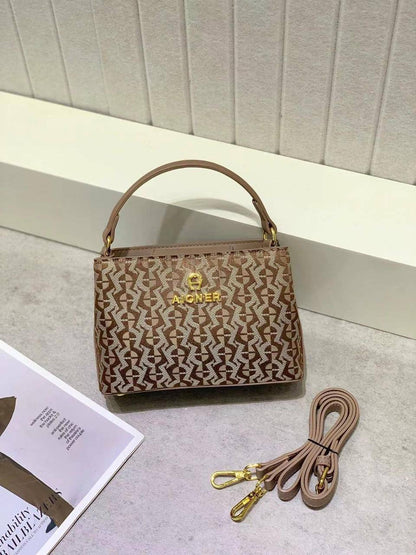 Aigner  
95 dhs🇦🇪 

with box 
🎁🎁🎁

Zain253
♥️♥️♥️