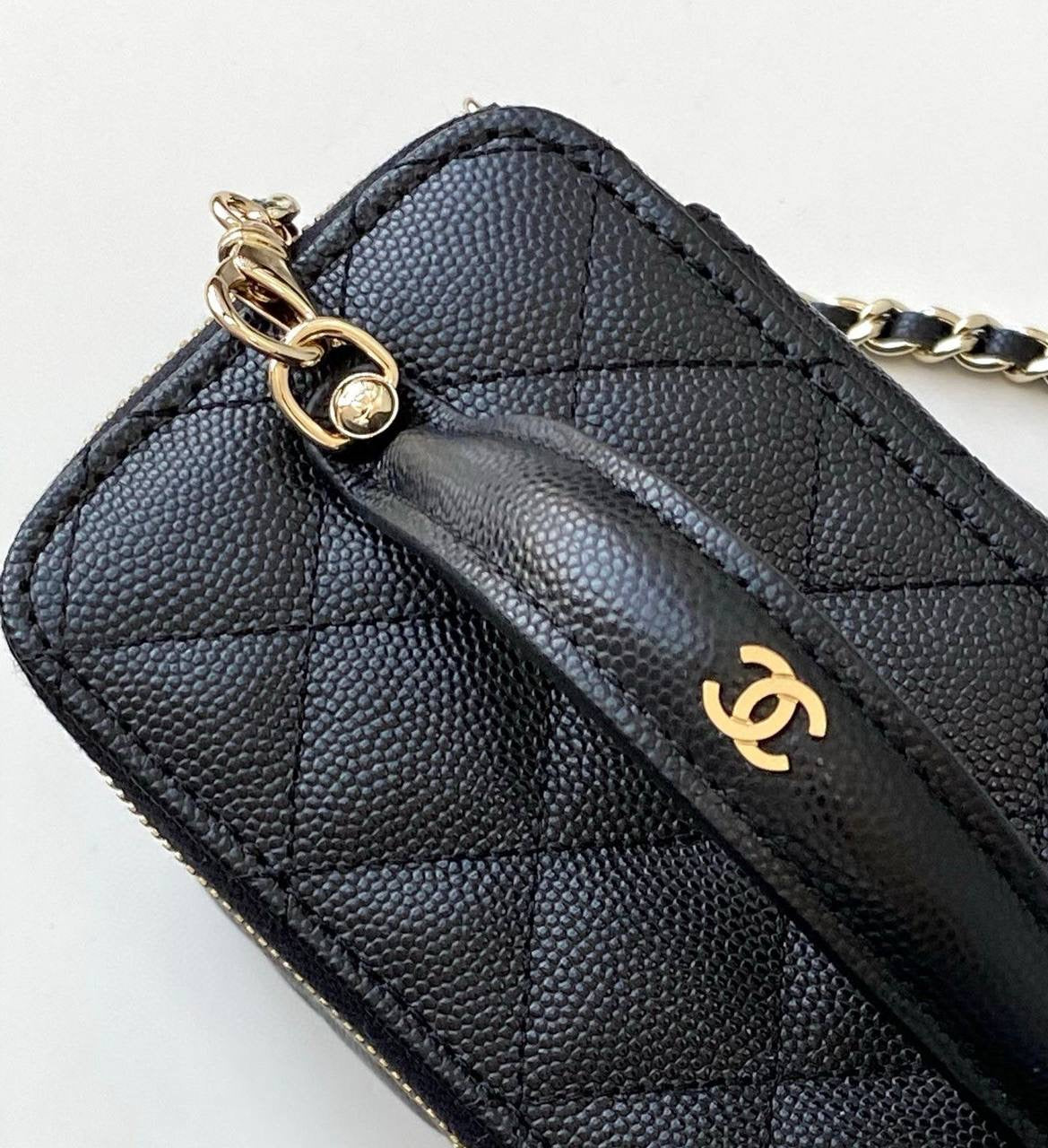 CHANEL 
GOOD QUALITY 
WITH BOX 
🎁🎁🎁

100 dhs🪙💕
SIZE: 16.5cm

Zain39
♥️♥️♥️