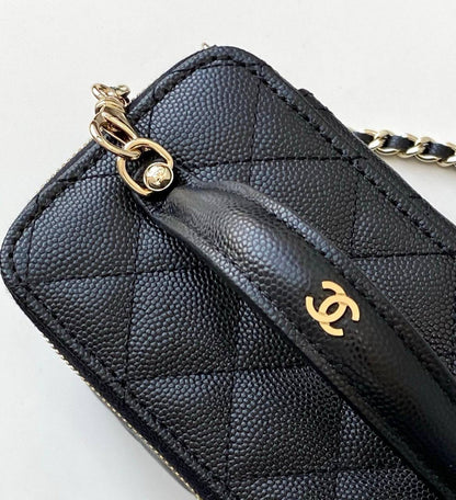 CHANEL 
GOOD QUALITY 
WITH BOX 
🎁🎁🎁

100 dhs🪙💕
SIZE: 16.5cm

Zain39
♥️♥️♥️