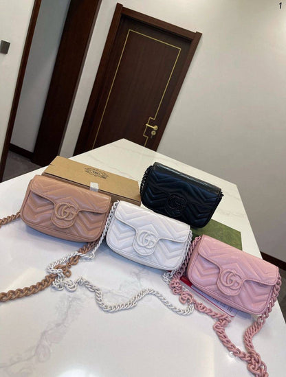 Gucci

90 dhs🇦🇪

Good quality 

with box
🎁🎁🎁
Zain35
♥️♥️♥️