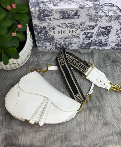 DIOR CAVIAR
SIZE……….. 24CM

110 dhs🇦🇪

With BOX
🎁🎁🎁

Zain244
♥️♥️♥️