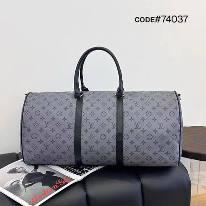 LV - Gucci
TRAVELLING BAG
ʜᴀɴᴅᴄᴀʀʀʏ ᴡ/ sᴛʀᴀᴘ
sɪᴢᴇ: 55 x 30 x 22 cm

65 dhs🇦🇪

Zain31
♥️♥️♥️