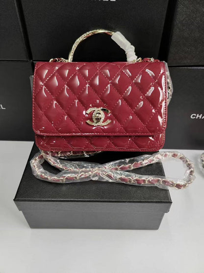 Chanel 24P
Size : 20 * 14 * 7 cm

95 dhs🇦🇪

with box 🎁

Zain115
♥️♥️♥️