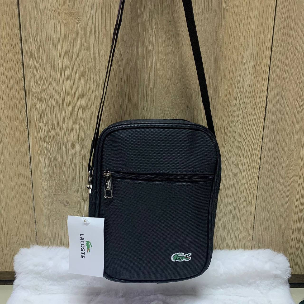 LACOSTE Bag 

GOOD quality 
30 dhs🇦🇪

Zain40
♥️♥️♥️
