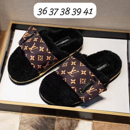 LV - Gucci - Fendi
Big off now 
Size on picture 
Good quality 
85 dhs🪙

Zain138
♥️♥️♥️