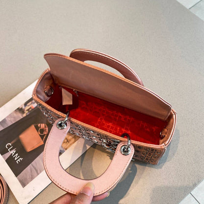 DIOR 
GOOD QUALITY
100 dhs🪙💕

Zain39
♥️♥️♥️