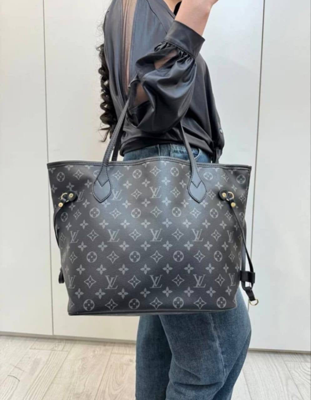 LV
with box
🎁🎁🎁

100 dhs🇦🇪

Zain143
♥️♥️♥️