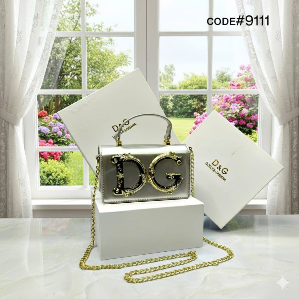 D&G
ᴛᴏᴘ ʜᴀɴᴅ ʙᴀɢ
ᴡɪᴛʜ ʟᴏɴɢ ᴄʜᴀɪɴ sʟɪɴɢ
ɢᴏʟᴅ ʜᴀʀᴅᴡᴀʀᴇ
ɢʟᴏssʏ ᴍᴀᴛᴇʀɪᴀʟ
sɪᴢᴇ : 18 cm
ᴡɪᴛʜ BOX
🎁🎁🎁

70 dhs🪙💕

Zain31
♥️♥️♥️
