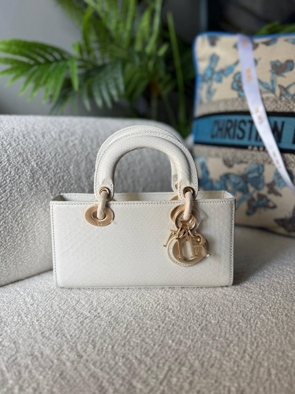 DIOR
     
  💗22 cm 🦋
Super Master 
🦋Available now 🩵💫
For Price 👇 WTSP Text Zain 0568585901

Zain246
♥️♥️♥️