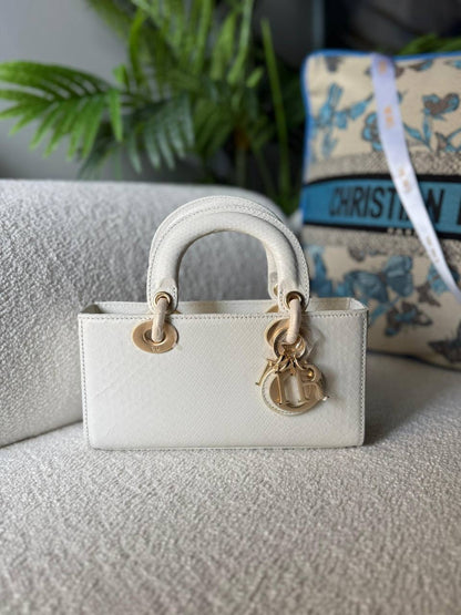 DIOR
     
  💗22 cm 🦋
Super Master 
🦋Available now 🩵💫
For Price 👇 WTSP Text Zain 0568585901

Zain246
♥️♥️♥️