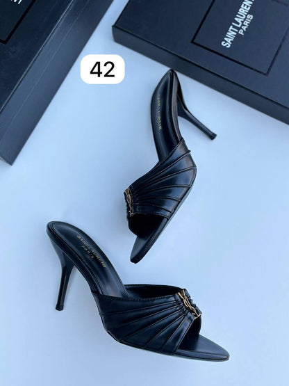 YSL
120 dhs🪙💚
Size 36-42

Zain55