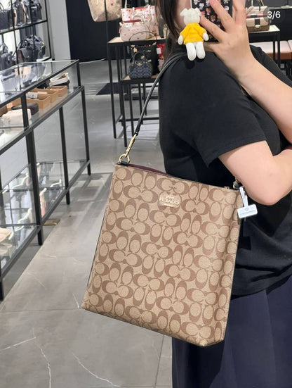 COACH 

NEW CAME 
GOOD QUALITY 

75 dhs🇦🇪

Zain39
♥️♥️♥️