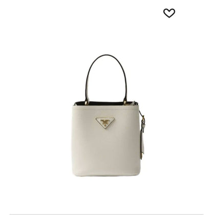 Prada

with box
🎁🎁🎁

105 dhs🇦🇪

Zain143
♥️♥️♥️