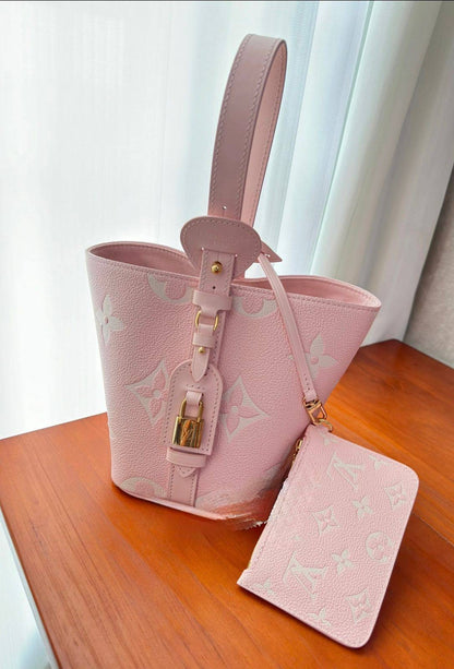 LV
   ᴡɪᴛʜ ᴘᴏᴜᴄʜ
ᴡɪᴛʜ  ʙᴏx
🎁🎁🎁

ʟᴇᴀᴛʜᴇʀ/ɢᴀᴍᴏsᴀ
sɪᴢᴇ:30ᴄᴍ
105 dhs🇦🇪

Zain56
♥️♥️♥️