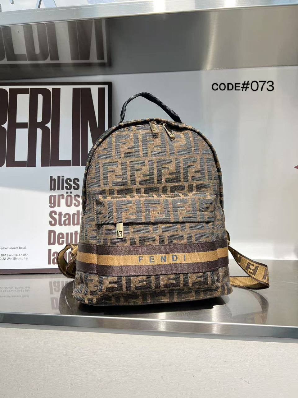 CHRISTIAN DIOR ✦ FENDI
ᴄʟᴀssɪᴄ ᴘʀɪɴᴛ ʟᴏɢᴏ
BAGPACK / KNAPSACK
sɪᴢᴇ: 30 cm

75 dhs🇦🇪

Zain31
♥️♥️♥️