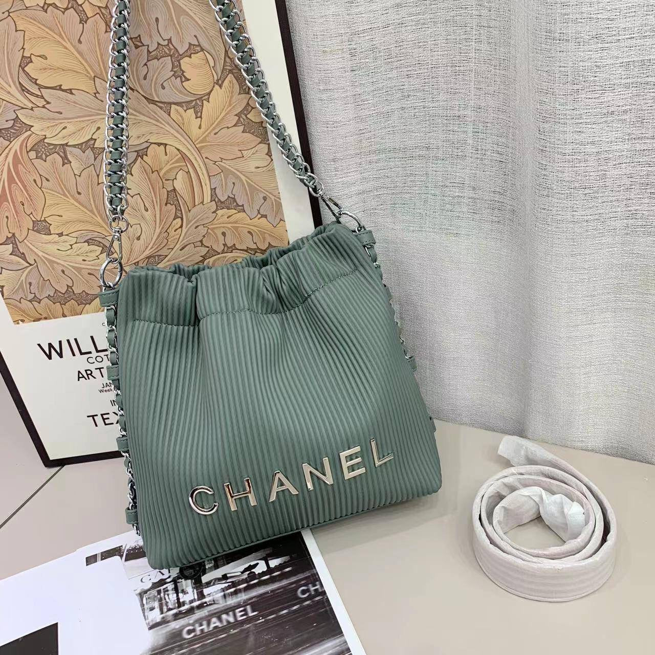 Chanel  

100 dhs🇦🇪 

Zain253
♥️♥️♥️