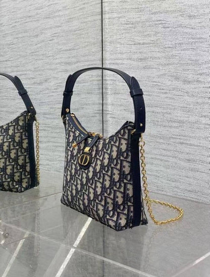 DIOR 
Master
19CM 

270 dhs🇦🇪

Zain131
♥️♥️♥️