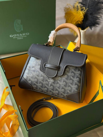 GOYARD
20cm
350 dhs🇦🇪
Top quality 

With box
🎁🎁🎁

Zain167
♥️♥️♥️