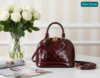 LV
Good quality 

with box
🎁🎁🎁

105 dhs🪙💕

Zain186
♥️♥️♥️