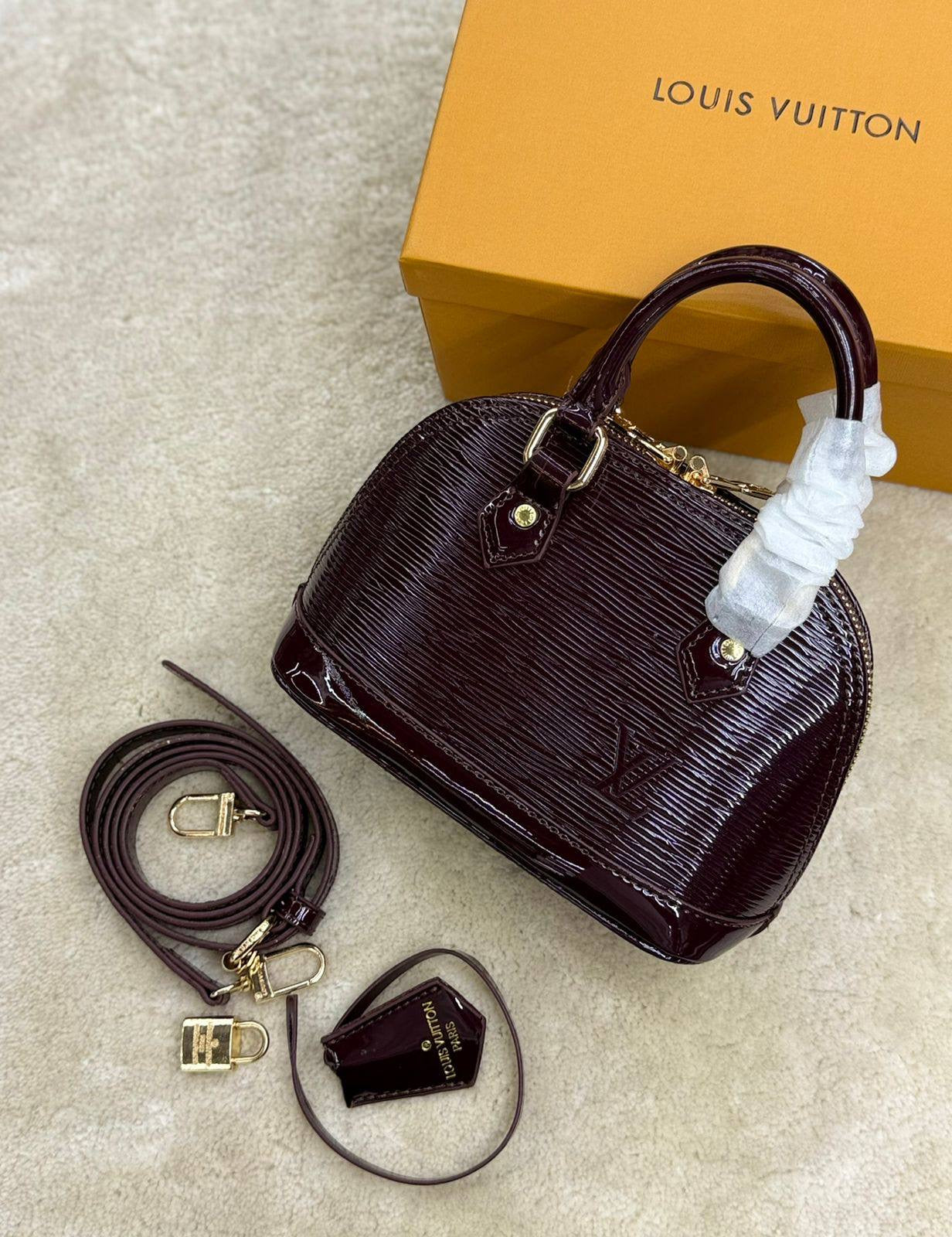 LV ALMA MINI 🔥
GOOD QUALITY 💯
100 dhs🇦🇪

WITH BOX 
🎁🎁🎁

Zain28
♥️♥️♥️