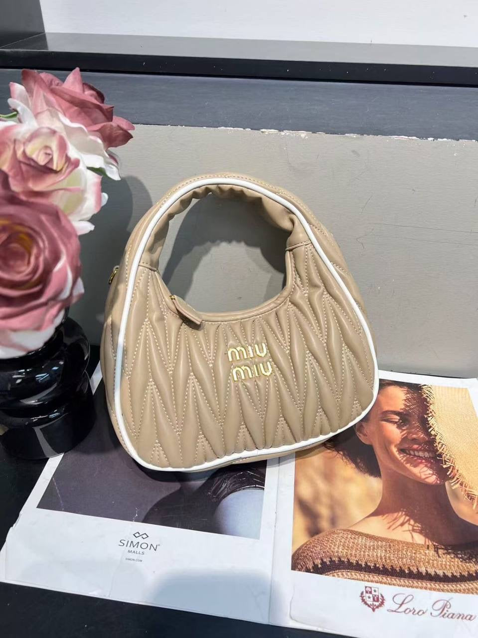 Miu Miu
70 dhs🇦🇪

Zain22
♥️♥️♥️