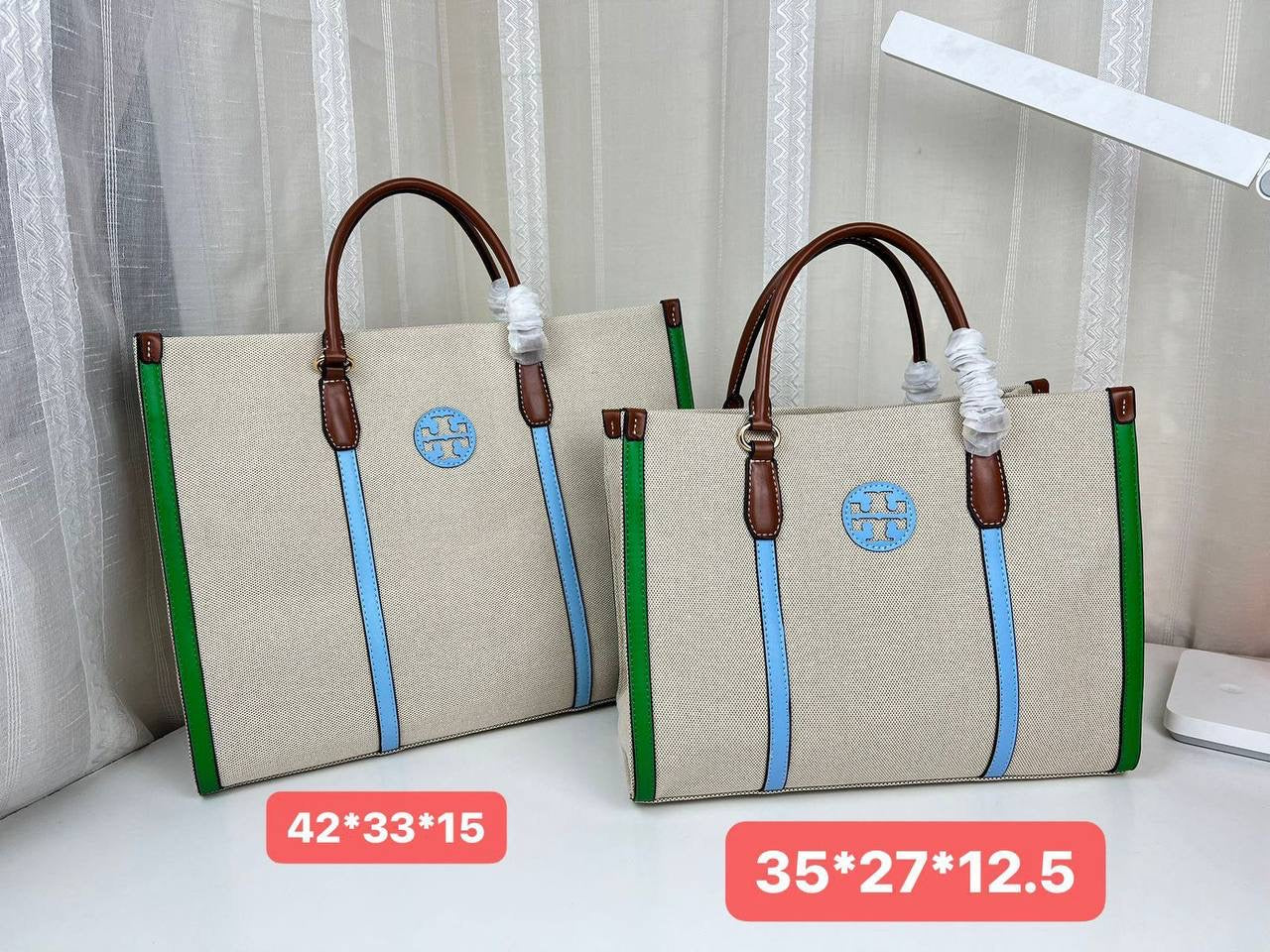 Tory Burch
90 dhs🇦🇪
Size…42x33cm
Size…35x27cm

Zain137
Zain93
♥️♥️♥️