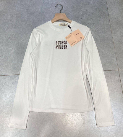 *New collections   
good quality ✅✅
Size:S  M   L  xl
85 dhs🪙

Zain231
♥️♥️♥️