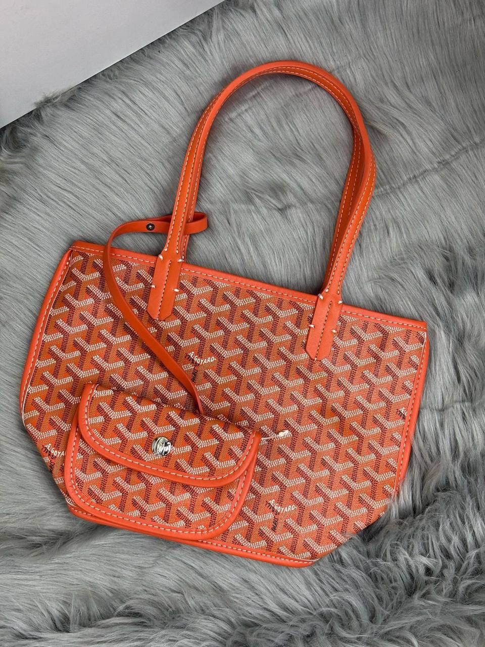 Goyard
SIZE  ……… 25cm 
75 dhs🇦🇪

Zain244
♥️♥️♥️