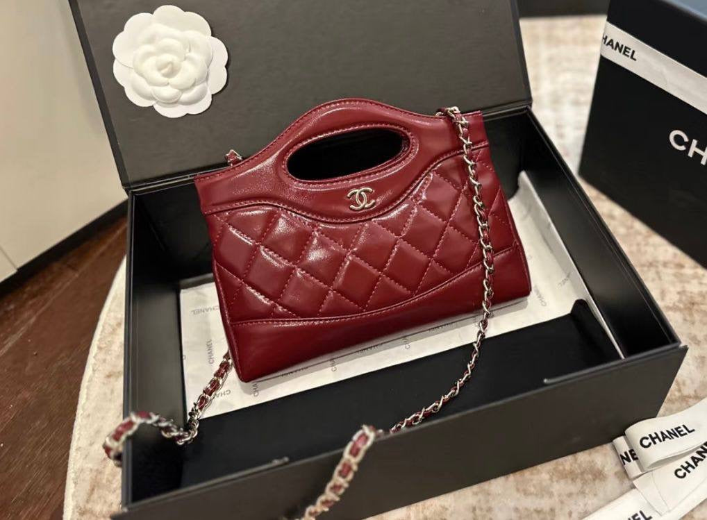 Chanel

90 dhs🇦🇪

with box
🎁🎁🎁

Zain38
♥️♥️♥️