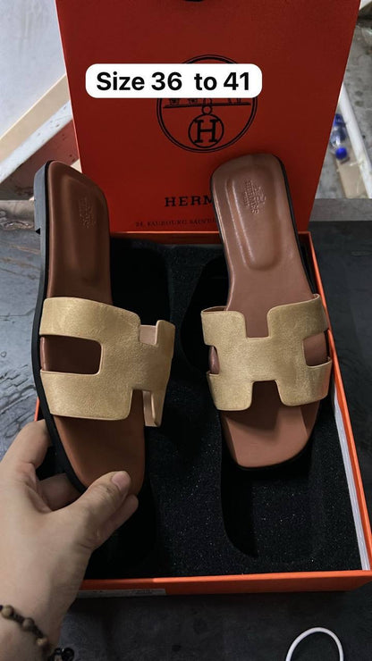 Hermes 

size 36 to 41

75 dhs🪙

Zain103
♥️♥️♥️