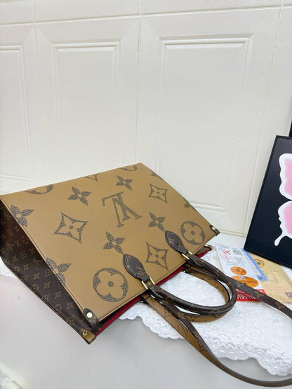 LV
41*30*15cm
110 dhs🇦🇪

Zain17
♥️♥️♥️