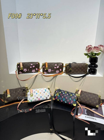 LV
ᴛʀᴜɴᴋ ᴄʀᴏssʙᴀɢ
ᴡɪᴛʜ ʟᴏɴɢ ʙᴇʟᴛ sᴛʀᴀᴘ
ᴍᴏɴᴏɢʀᴀᴍ ʟᴇᴀᴛʜᴇʀ
sɪᴢᴇ : 23  cm

70 dhs🇦🇪

Zain31
♥️♥️♥️