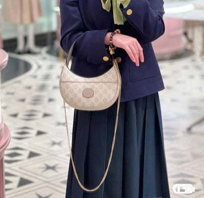 🎉 Offer 🎊 Guess / YSL / Celine / Tory Buch
Size: 27 ~ 20.5  cm
70 dhs🇦🇪
with box🎁

Zain115
♥️♥️♥️
