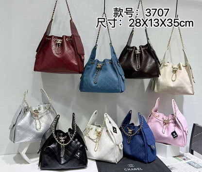 Chanel 
120 dhs🇦🇪
size 28×13×35cm

Zain213
♥️♥️♥️