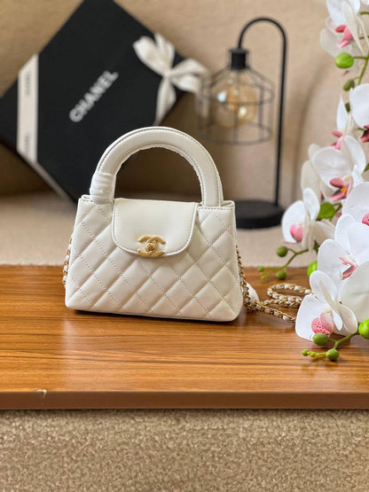 CHANEL Super Master 

*19cm*
*Available Now*
For Price 👇 WTSP Text Zain 0568585901

Zain257
♥️♥️♥️